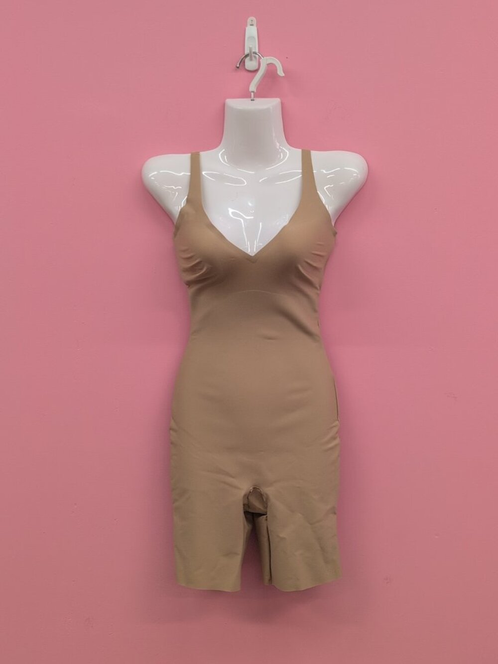 SKIMS Body Unlined Plunge Mid Thigh Bodysuit Clay Medium NWT